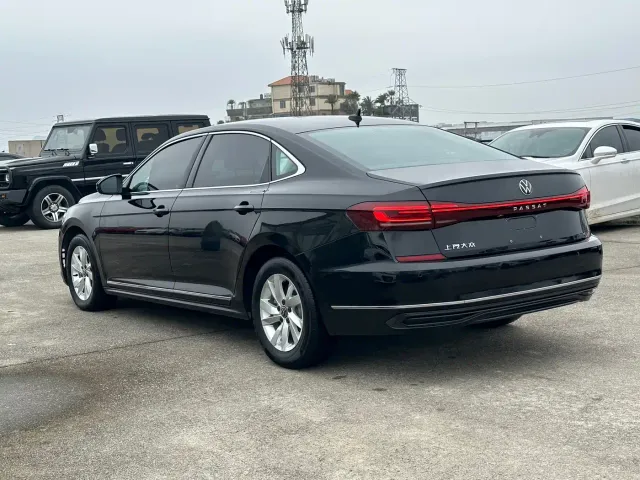 Volkswagen Passat — Фото автомобиля 6