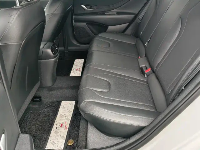 Hyundai Elantra — Фото автомобиля 7