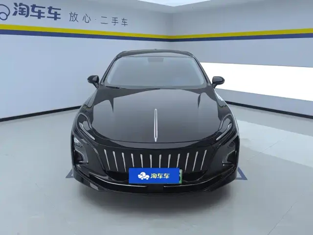 Hongqi E-QM5 — Фото автомобиля 2