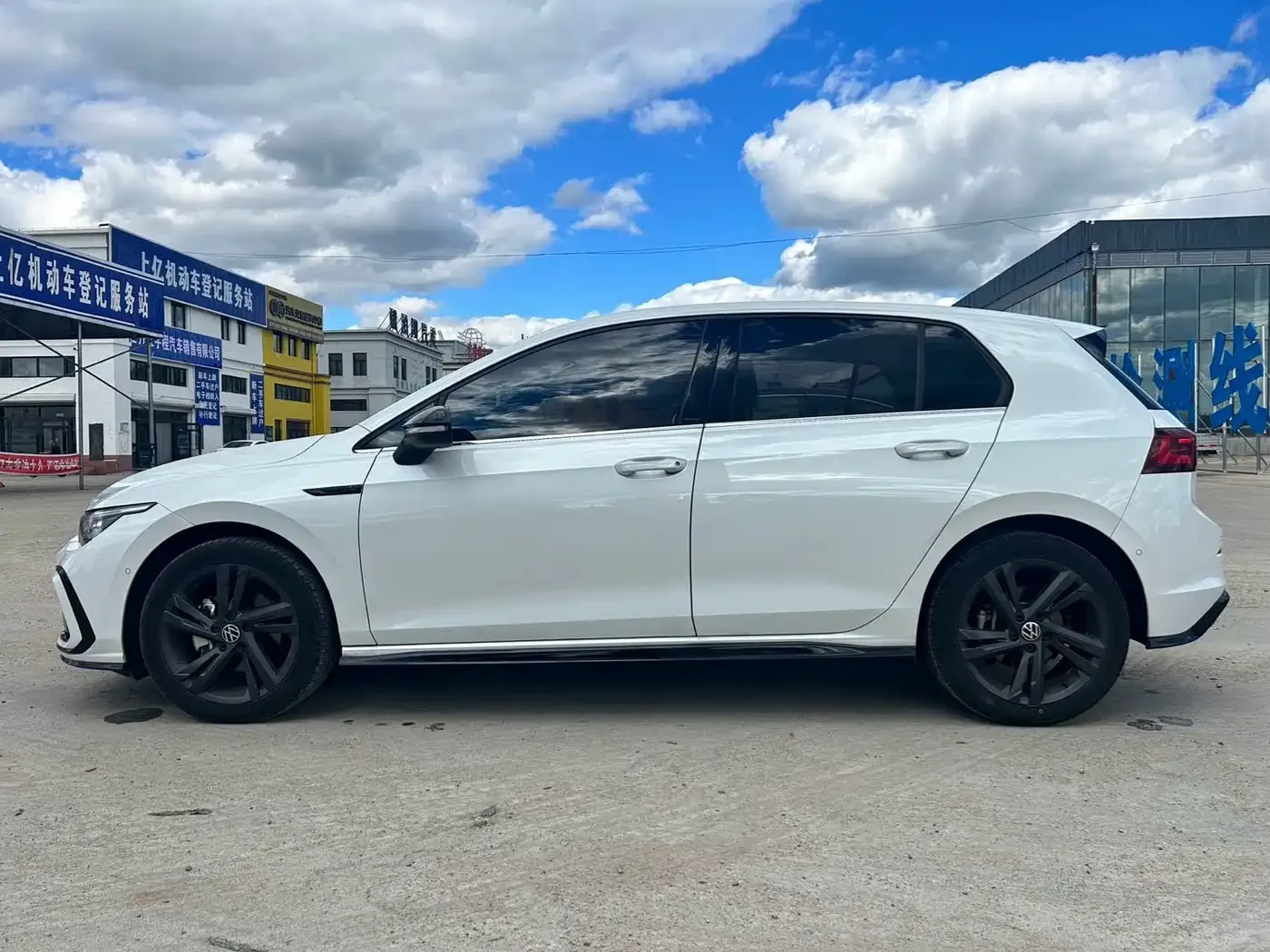 Volkswagen Golf 2023 Model 280TSI DSG R-Line — Фото автомобиля 4