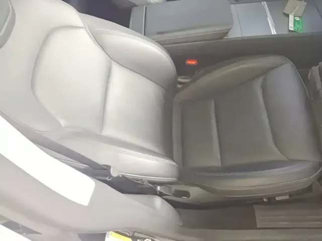 Tesla Model 3 — Фото автомобиля 24