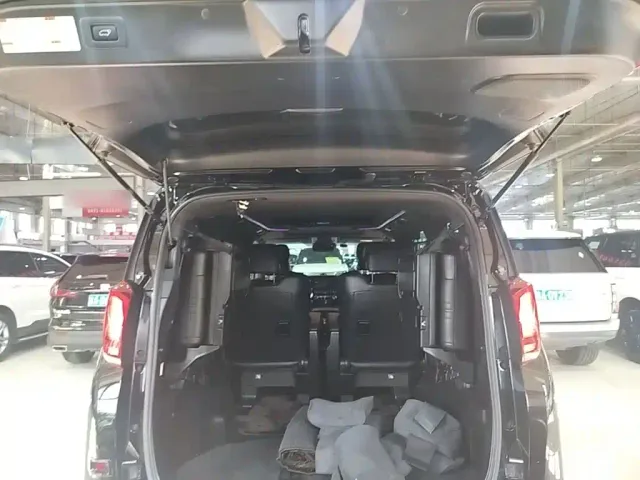 Toyota Alphard — Фото автомобиля 18
