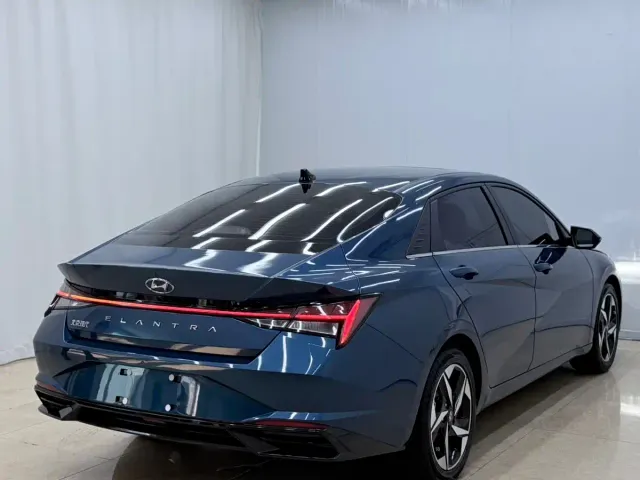 Hyundai Elantra — Фото автомобиля 4