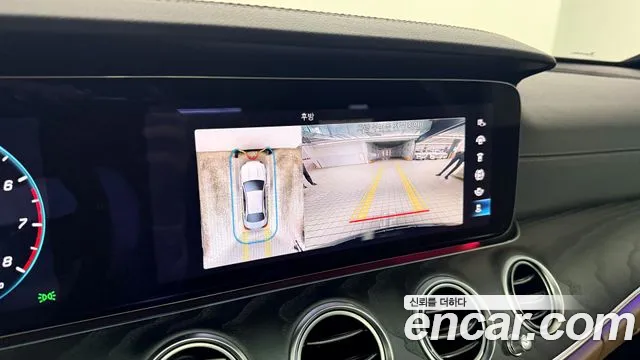 Mercedes-Benz E-Class — Фото автомобиля 18