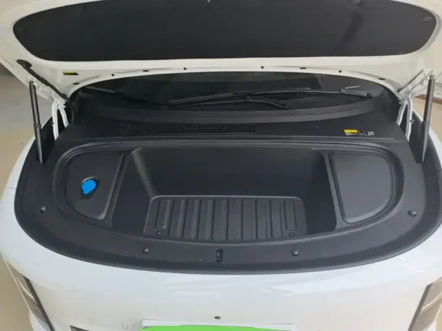 Li Auto i6 — Фото автомобиля 19