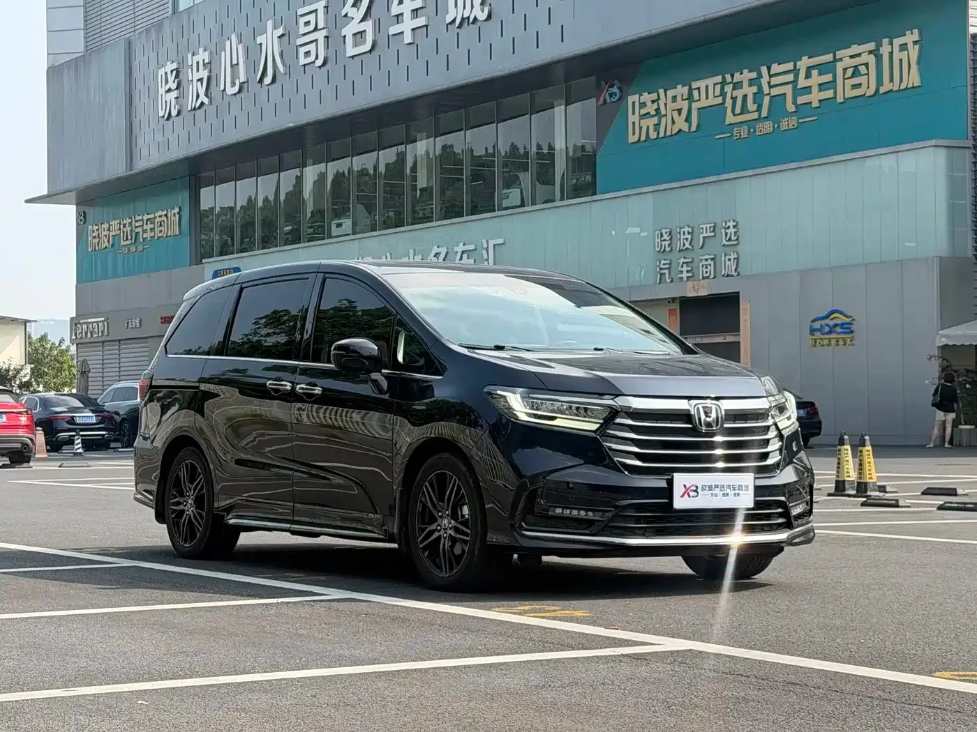 Honda Odyssey 2022 2.0L e:HEV Sharp·Prestige Edition — Фото автомобиля 3