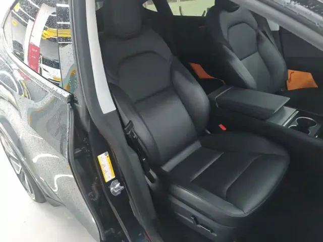 Tesla Model Y — Фото автомобиля 24