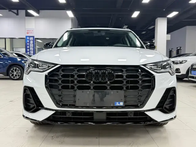 Audi Q3 — Фото автомобиля 3