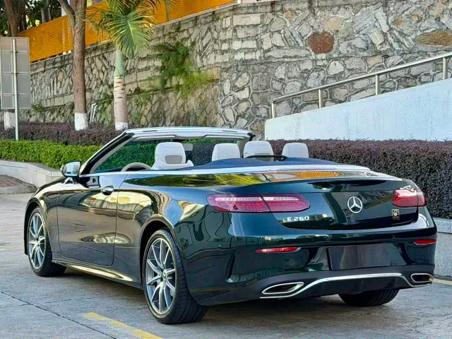 Mercedes-Benz E-Class — Фото автомобиля 16