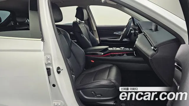 Genesis GV70 — Фото автомобиля 16