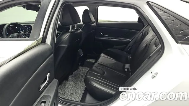 Hyundai Avante CN7 — Фото автомобиля 18