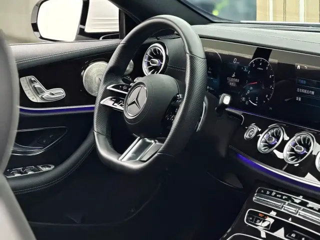 Mercedes-Benz E-Class — Фото автомобиля 6