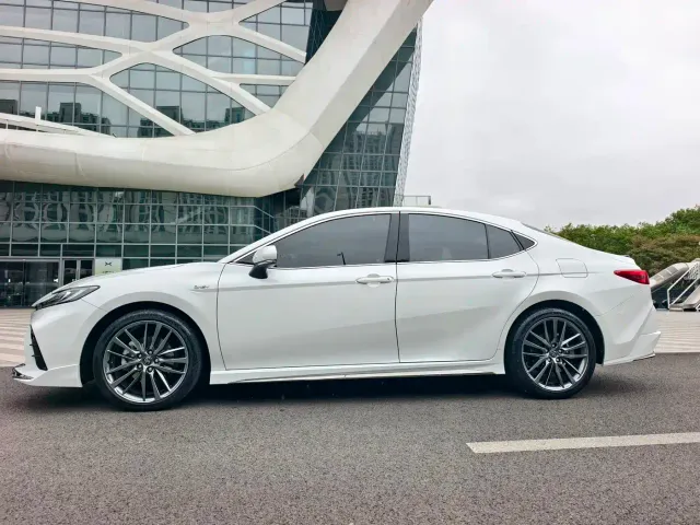Toyota Camry — Фото автомобиля 3