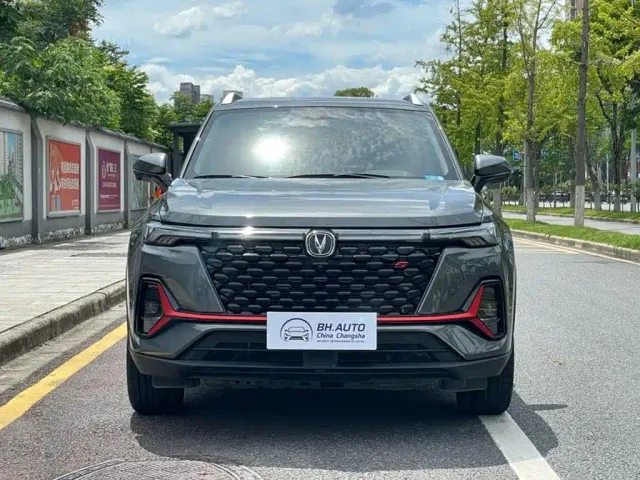 Changan CS35 Plus — Фото автомобиля 2
