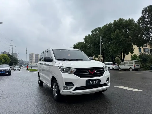 Wuling Hongguang — Фото автомобиля 2