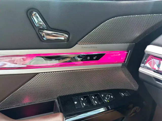 BMW 7 Series — Фото автомобиля 10