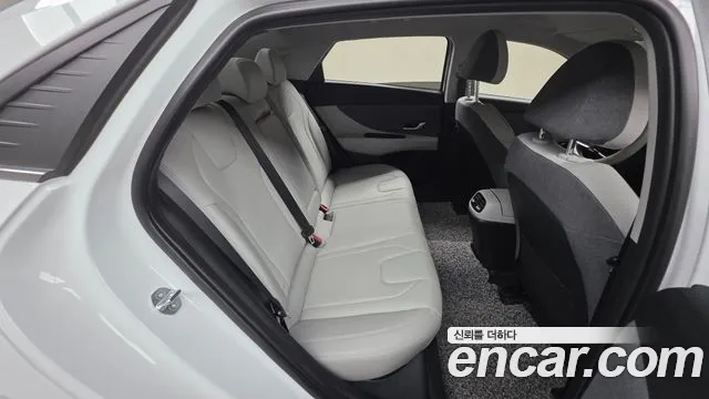 Hyundai Avante CN7 — Фото автомобиля 28