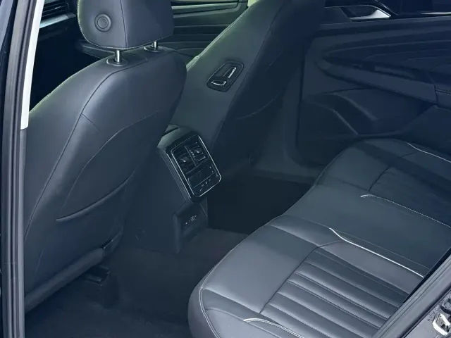Volkswagen Passat — Фото автомобиля 8