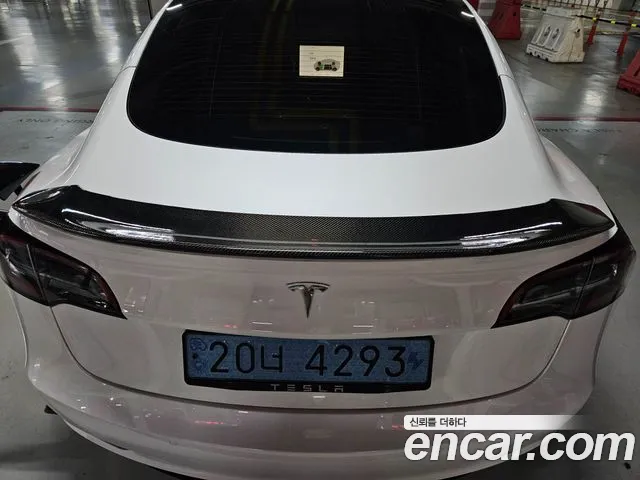 Tesla Model 3 — Фото автомобиля 13