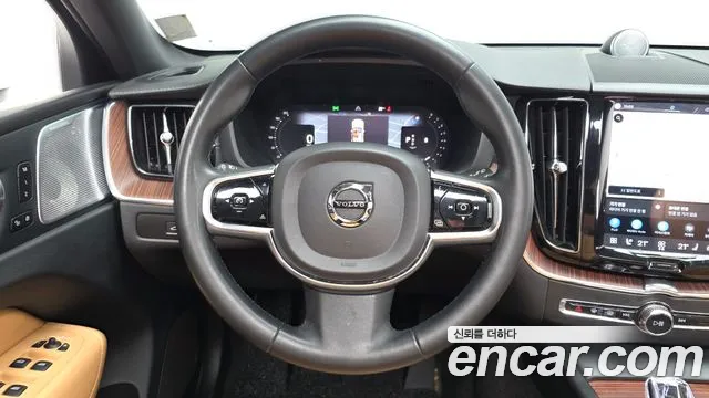 Volvo XC60 2nd Gen — Фото автомобиля 19