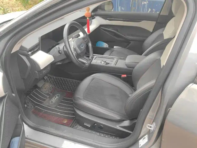 Ford Mondeo — Фото автомобиля 9
