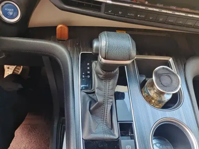 Toyota Sienna — Фото автомобиля 16