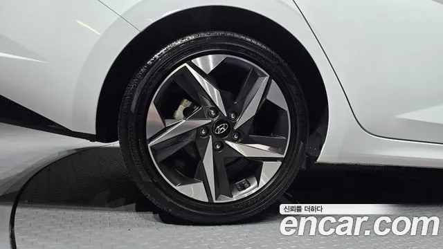 Hyundai Avante CN7 — Фото автомобиля 5