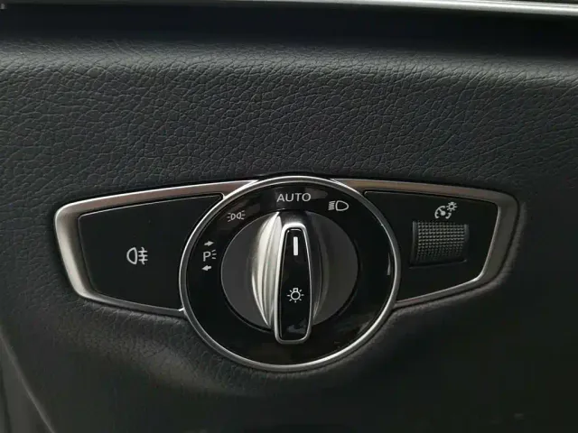 Mercedes-Benz E-Class — Фото автомобиля 21