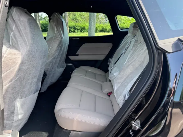 Volvo XC70 Plug-in Hybrid — Фото автомобиля 11