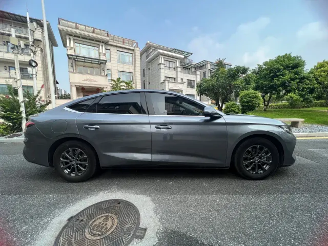 BYD Qin L — Фото автомобиля 5