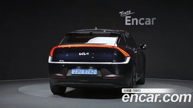 Kia EV6 — Фото автомобиля 4