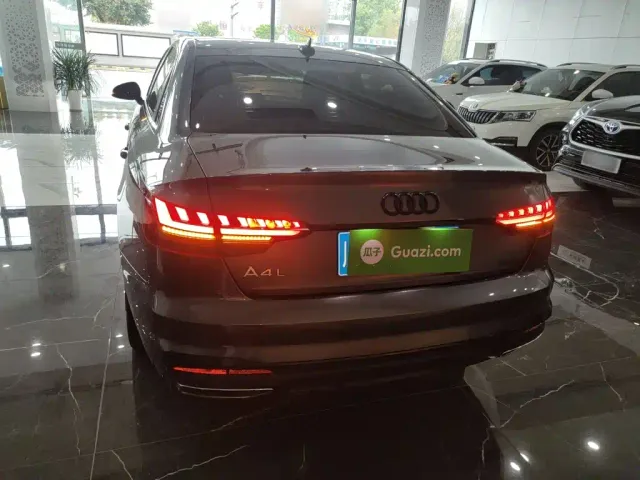 Audi A4L — Фото автомобиля 3