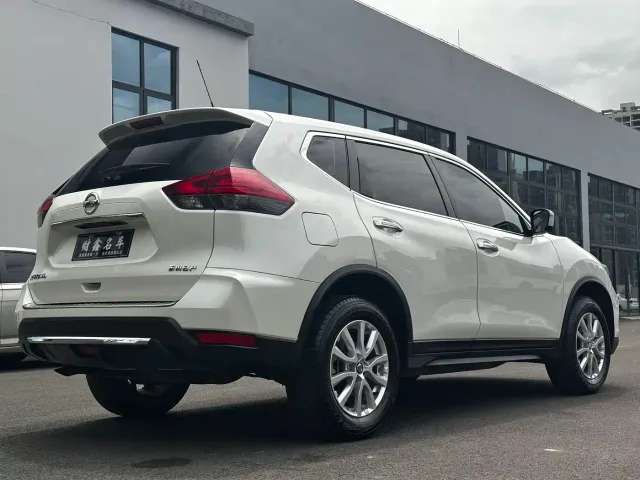 Nissan X-Trail — Фото автомобиля 9