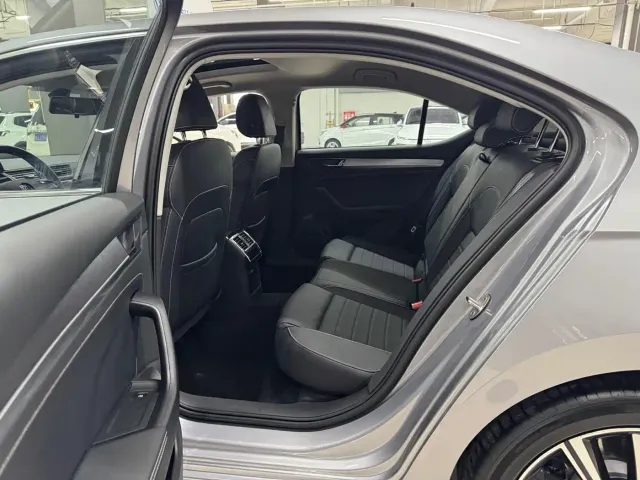 Skoda Superb — Фото автомобиля 6