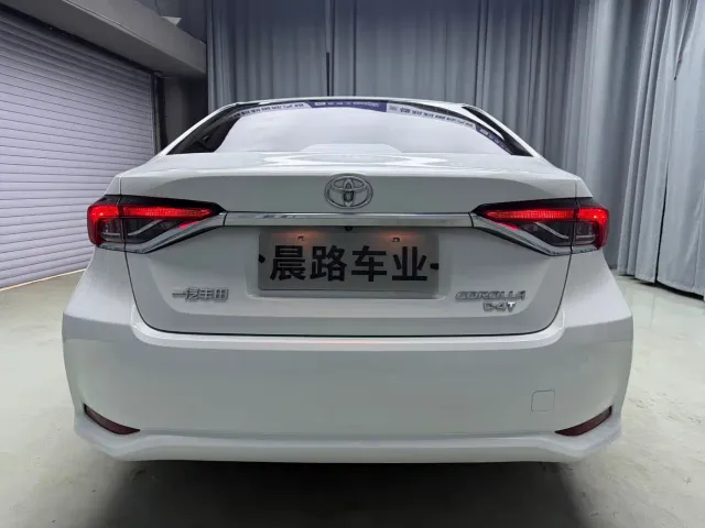 Toyota Corolla — Фото автомобиля 5