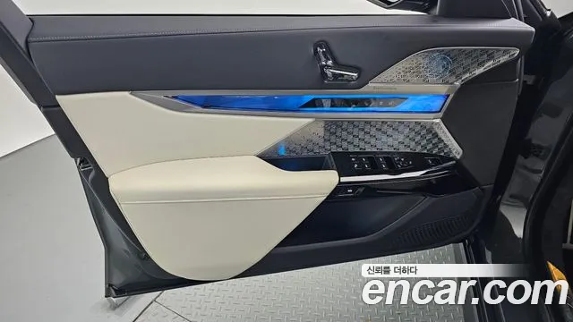BMW i7 — Фото автомобиля 17