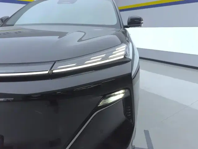 Geely Galaxy Starship 7 EM-i — Фото автомобиля 5