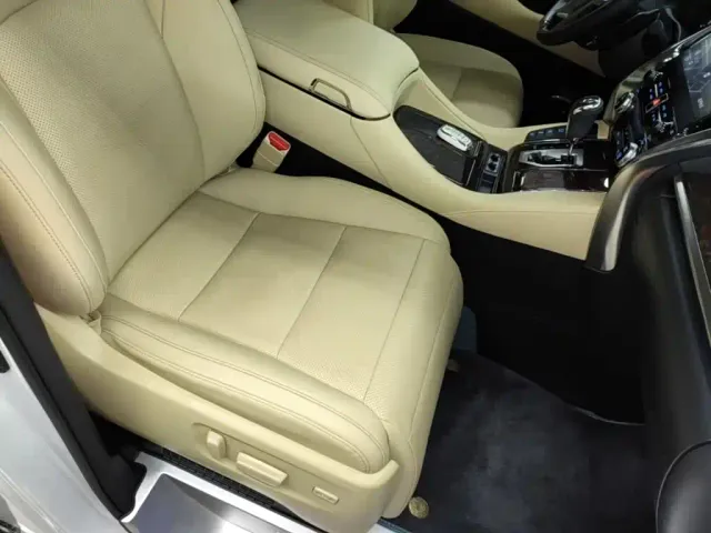 Toyota Alphard — Фото автомобиля 24