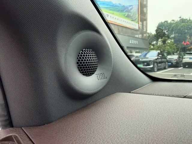 Toyota Sienna — Фото автомобиля 10