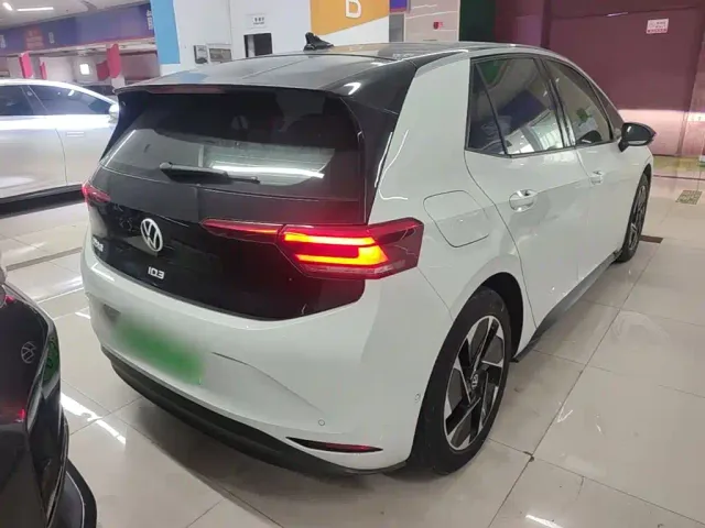 Volkswagen ID.3 — Фото автомобиля 6