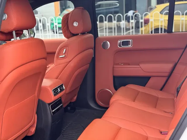 Li Auto L7 — Фото автомобиля 10