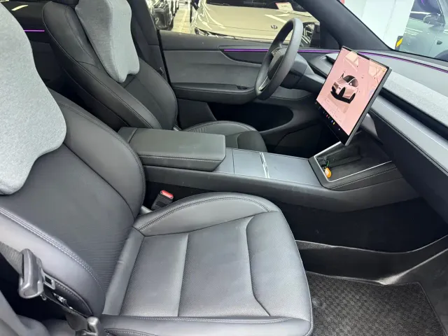Tesla Model Y — Фото автомобиля 11