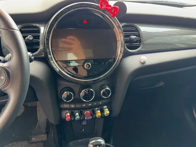 MINI Hatch — Фото автомобиля 13