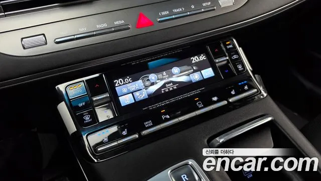 Hyundai Grandeur Grandeur (New) Hybrid — Фото автомобиля 29