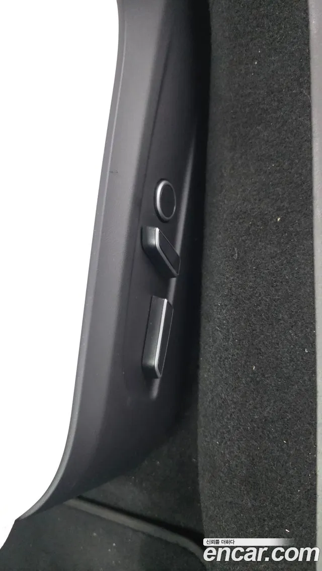 Tesla Model 3 — Фото автомобиля 27