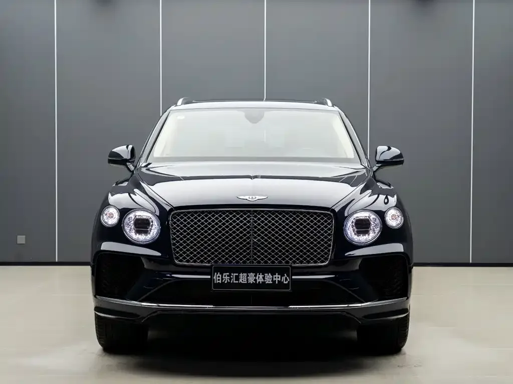 Bentley Bentayga 2024 4.0T V8 — Фото автомобиля 3