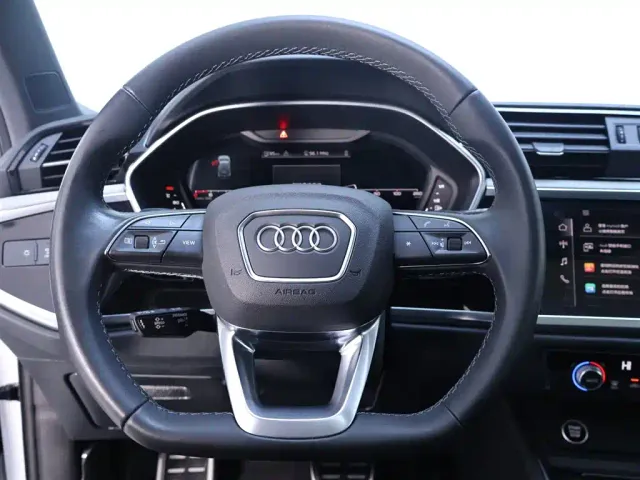 Audi Q3 — Фото автомобиля 16