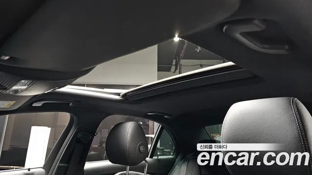 Mercedes-Benz E-Class — Фото автомобиля 17