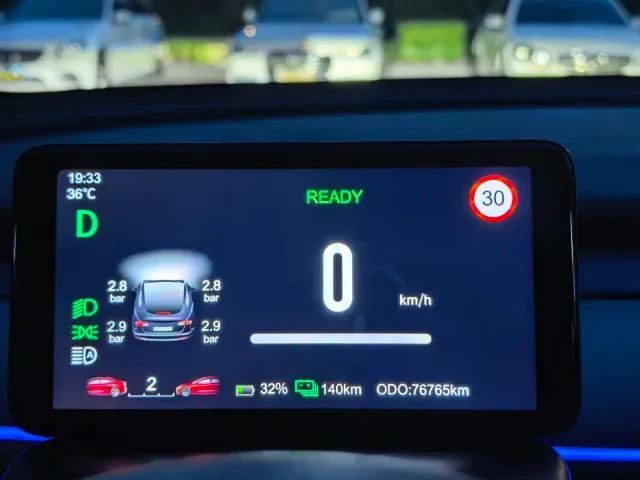 Tesla Model Y — Фото автомобиля 11