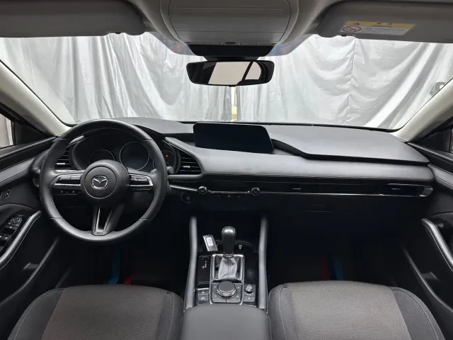 Mazda Axela — Фото автомобиля 5